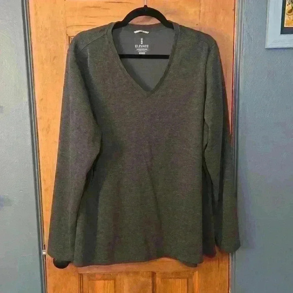 V-neck Athetic Sweater - Picture 2 of 6